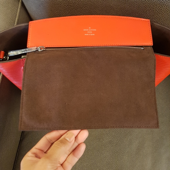 Louis Vuitton Phenix Epi Coquelicot - Picture 12 of 15